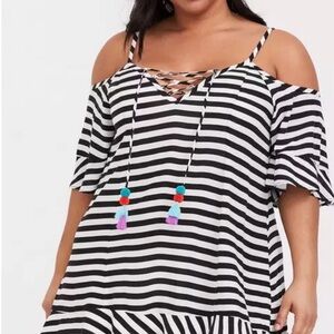 Mini Crepe Cold Shoulder Cover Up
Dress Torrid Size 2 18/20
